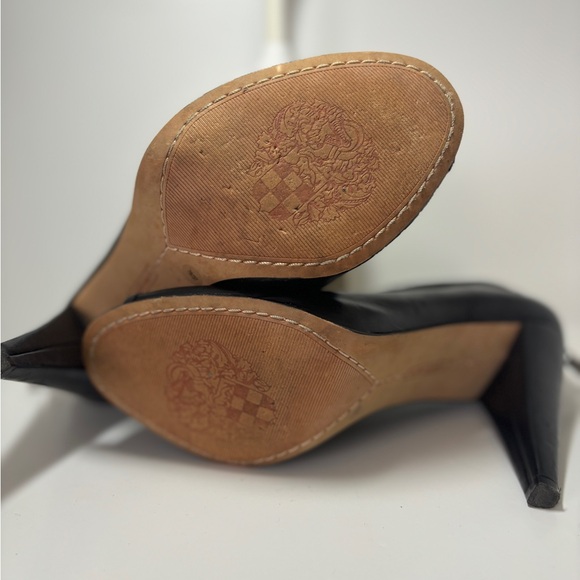 Vince Camuto Peep-toe Bootie, Sz 7 - Picture 3 of 3